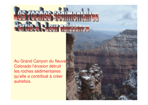 Au Grand Canyon du fleuve Colorado l`érosion détruit les roches